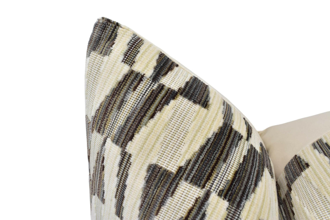 Thibaut - Bossa Nova Velvet - Charcoal - Ultra Luxurious Geometric Épinglé Velvet Designer  Cushion Cover - Luxury Throw Pillow - Handmade.