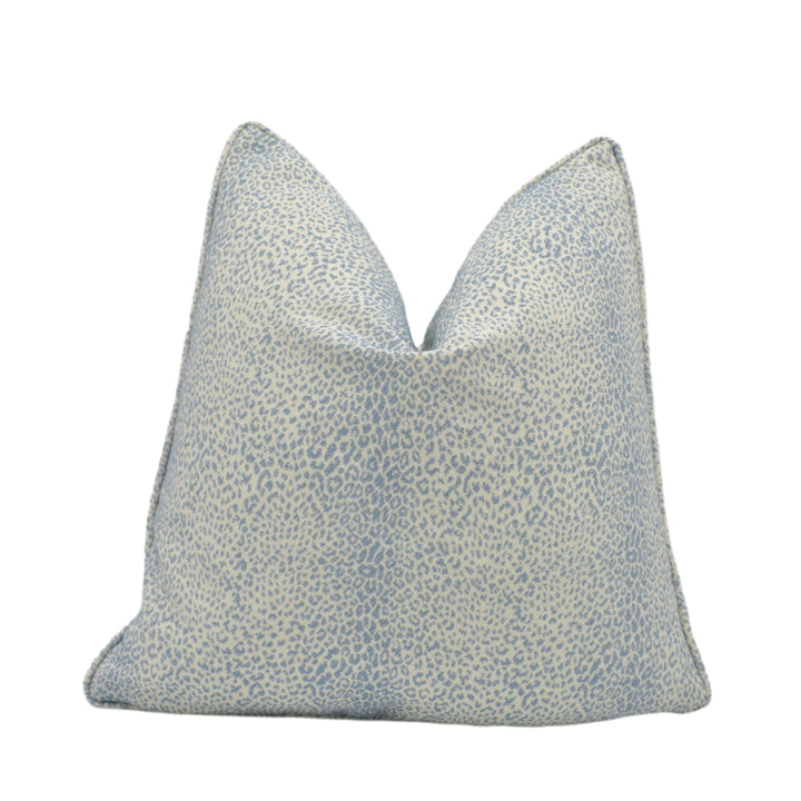 Schumacher – Mini Leopard Outdoor – Sky – Cushion Cover – Chic Animal-Print Luxury