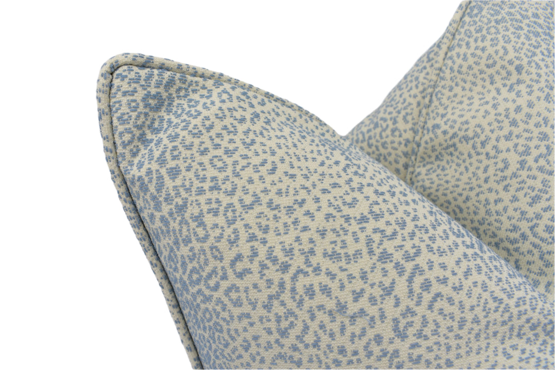 Schumacher – Mini Leopard Outdoor – Sky – Cushion Cover – Chic Animal-Print Luxury