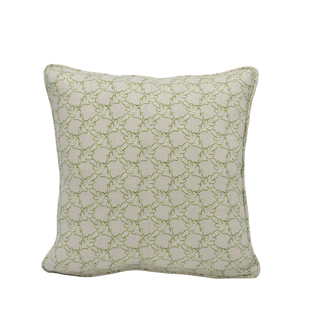 Colefax and Fowler Oaken Beige - Elegant Oak Leaf Motif