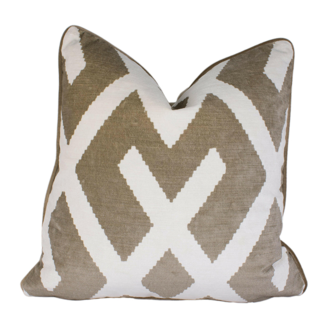Andrew Martin - Fitzroy - Buff - Stunning Contrast Velvet Piped Designer Cushion Cover Home Décor Throw Pillow.