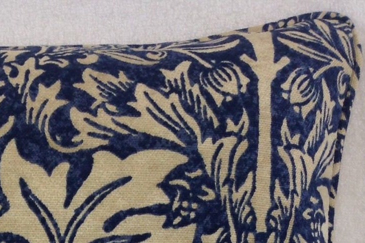 William Morris - Brer Rabbit - Indigo / Vellum - Cushion Covers Throw Pillow Designer Home Decor