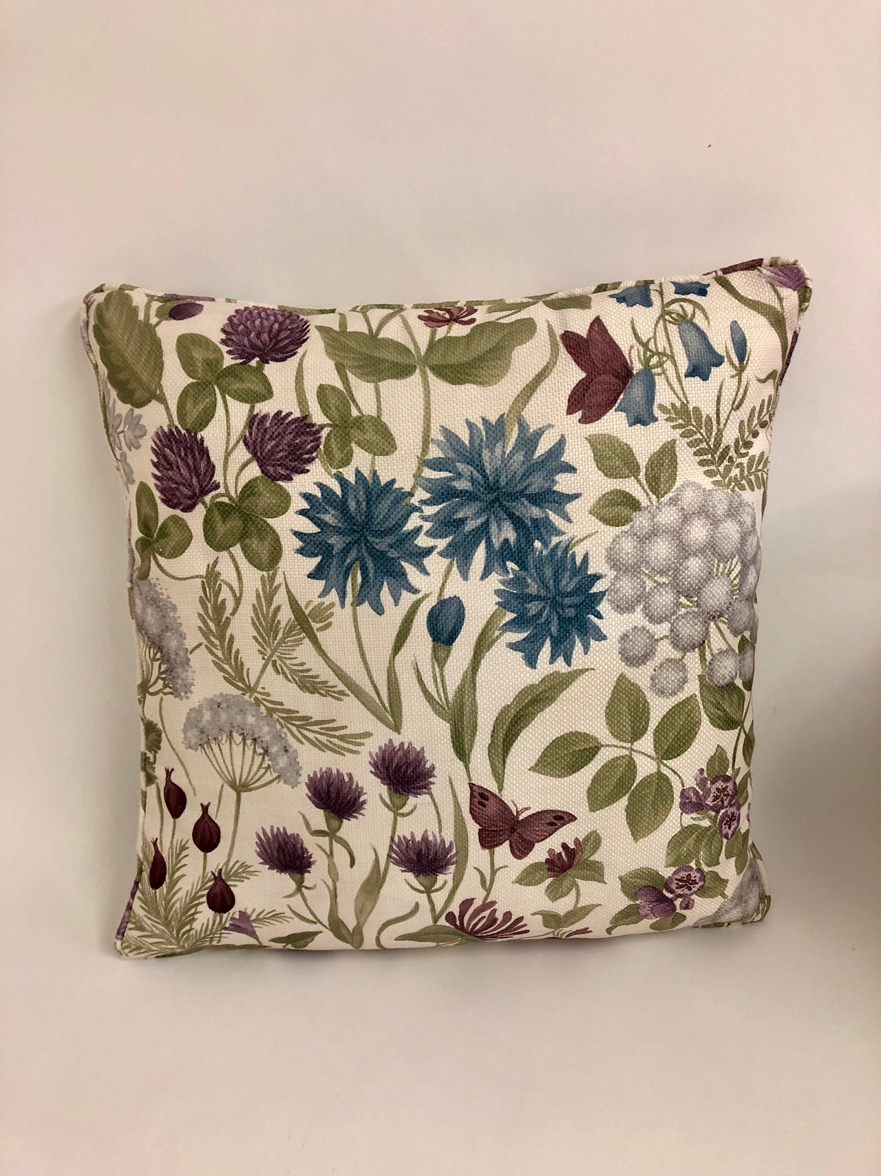 Iliv - Hawkswick -  Plum - Cushion Cover Pillow Throw Beautiful Fabric Self Piped